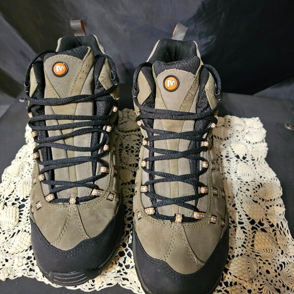 Merrell women's hiking boot. Size 11 - Picture 1 of 7